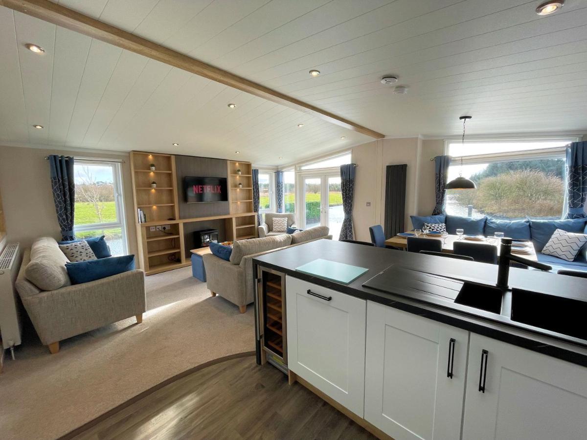 Luxury Lakeside Lodge With Htub Beautiful Views 安南 外观 照片