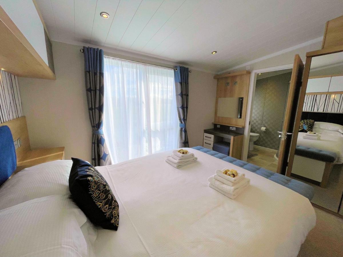 Luxury Lakeside Lodge With Htub Beautiful Views 安南 外观 照片